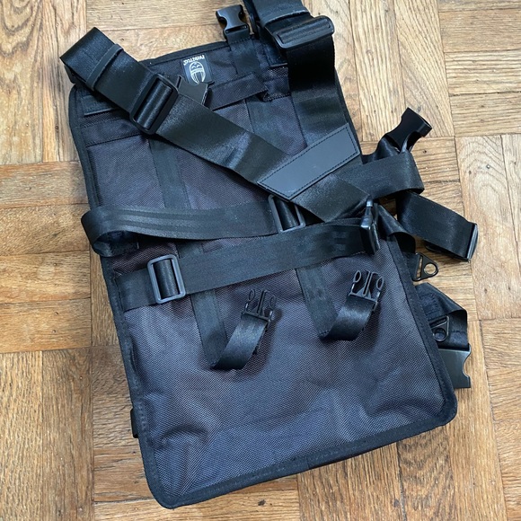 My Body Buddy Mykitco Wearable Makeup Bag - Picture 6 of 12